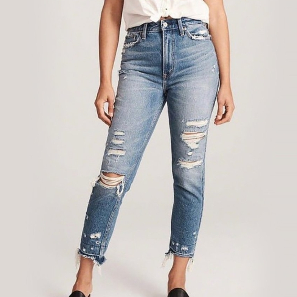 Abercrombie & Fitch Light Blue Distressed Ankle Jeans